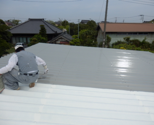 折板屋根の塗装工事