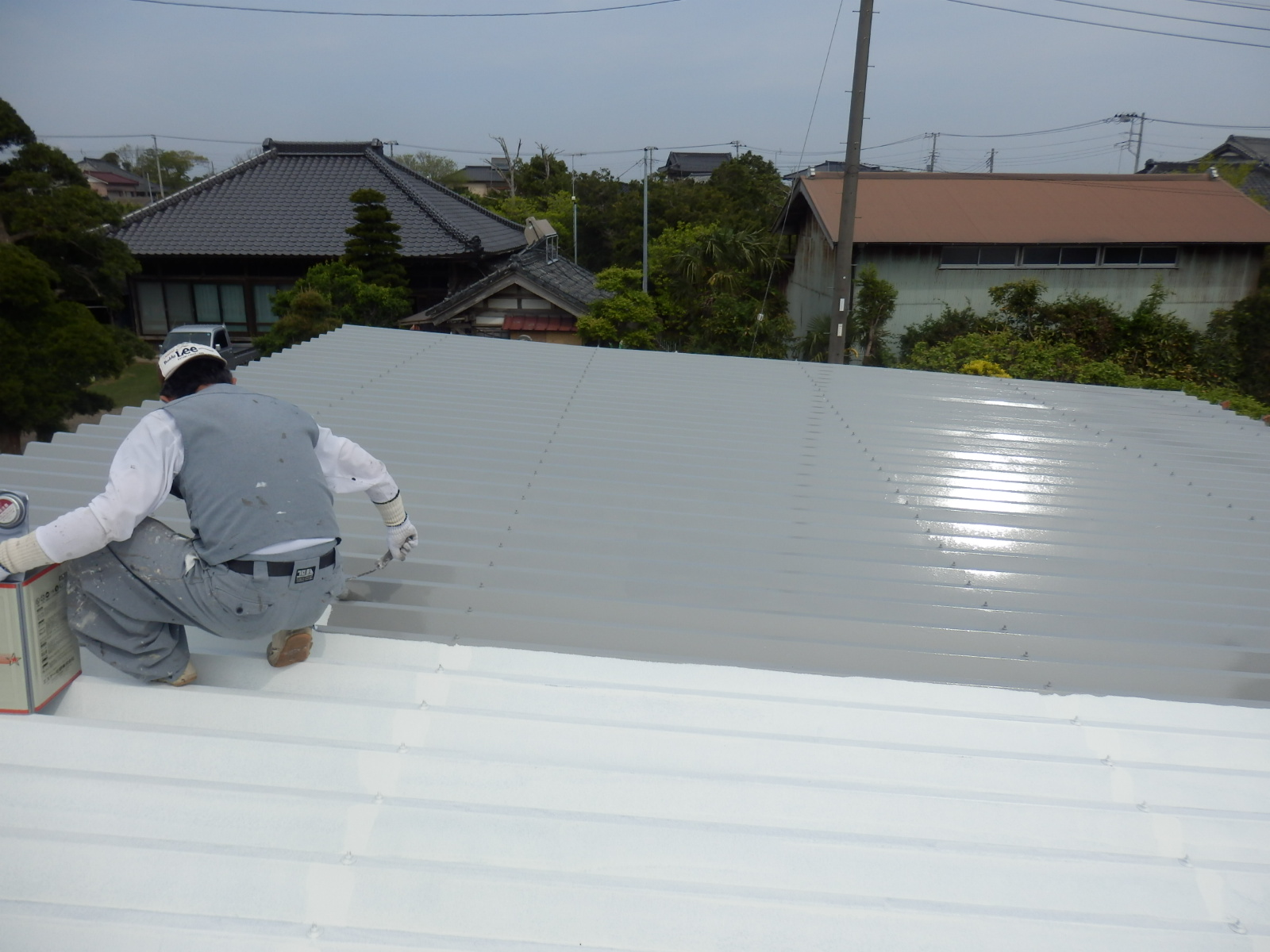 折板屋根の塗装工事