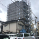 新築マンション（8階建て）の仮設足場の組み立て工事
