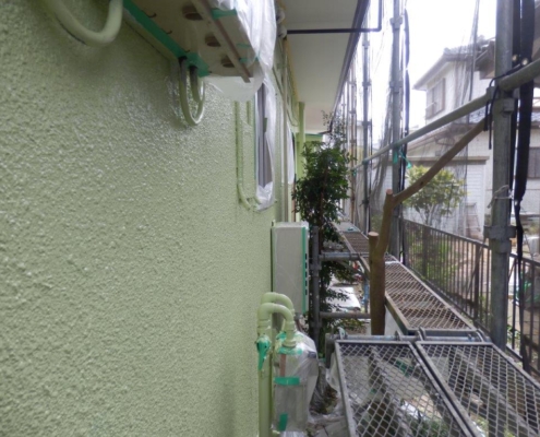 外壁の上塗り後