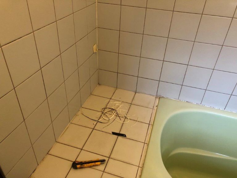 お風呂場のコーキング劣化に伴う打ち直し｜千葉県船橋市にお住いのT様邸にて浴室の部分補修工事