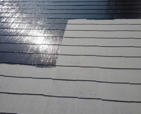 屋根の中塗り中