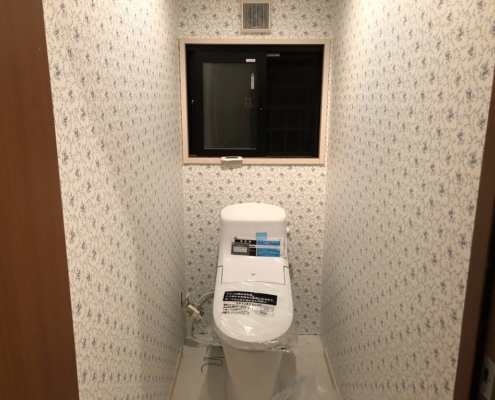 トイレの便器交換と床のクッションフロア貼り替え工事