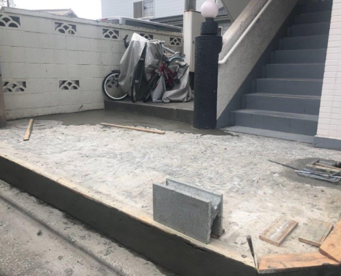 既存タイル撤去後の下地補修