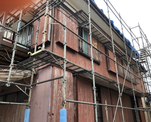 外壁・屋根の塗り替えに伴う仮設足場の組み立て