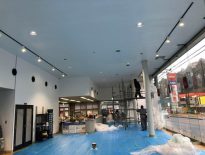 天井の塗装工事｜千葉県酒々井町の自動車ディーラーにて内装塗装
