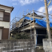 仮設足場の組み立て工事