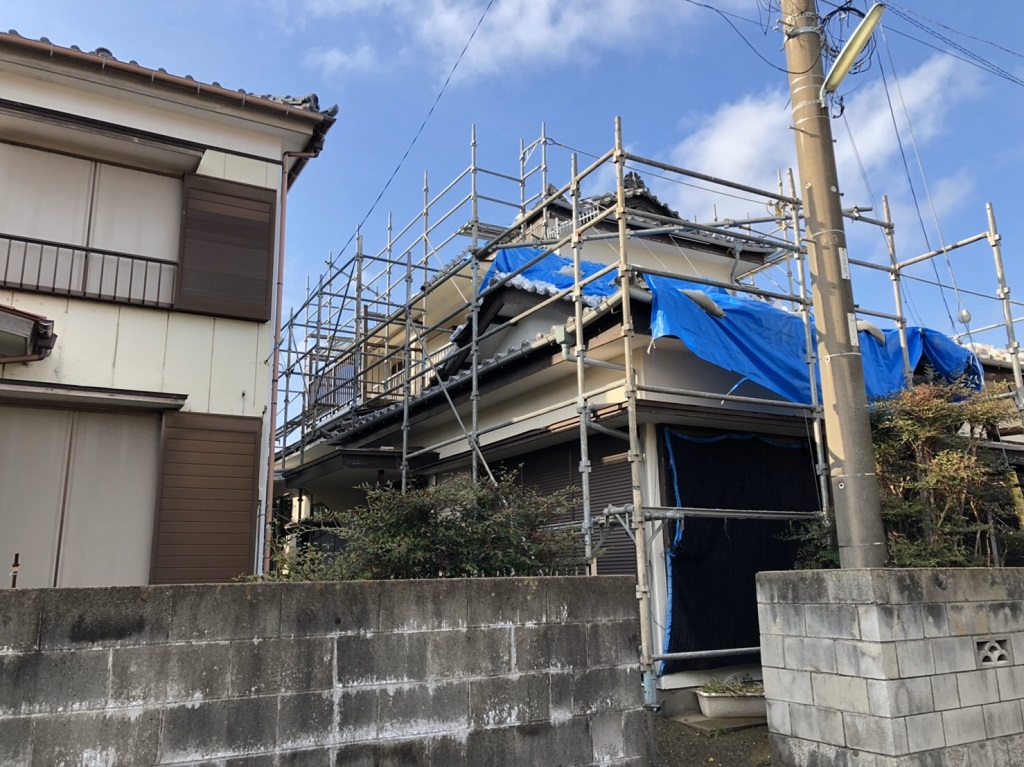 仮設足場の組み立て工事