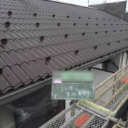 屋根の中塗り塗装