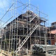 松戸市で仮設足場の組み立て