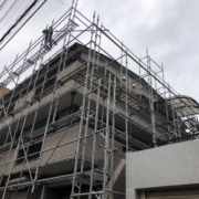 足場の組み立て工事