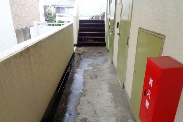 長尺シートの水溜まり