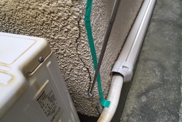 外壁のひび割れ